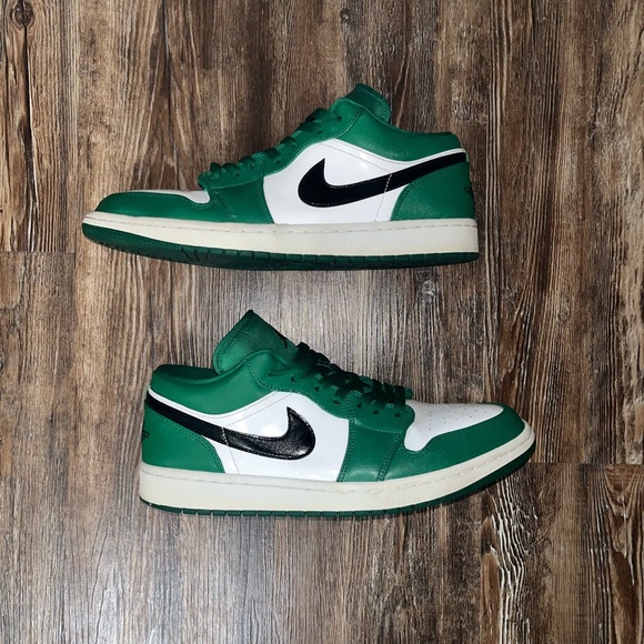 Jordan Nike Dunk Low (GS) "Varsity Green" White Green - Picture 2 of 5